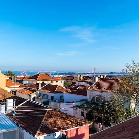 Heated Pool & Sauna Bliss - Luxury 4br * Lisboa