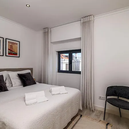 Heated Pool & Sauna Bliss - Luxury 4br * Lisboa