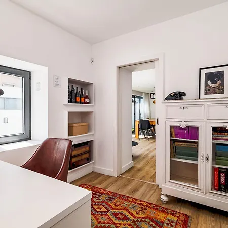 Heated Pool & Sauna Bliss - Luxury 4br Lisboa