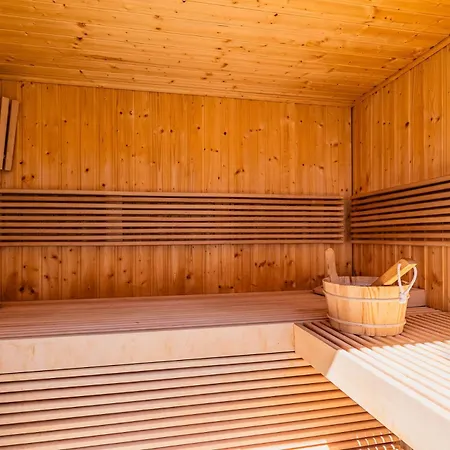 Villa Heated Pool & Sauna Bliss - Luxury 4br *