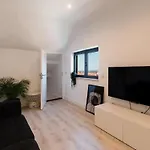 Heated Pool & Sauna Bliss - Luxury 4br Villa