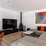 Villa Heated Pool & Sauna Bliss - Luxury 4br