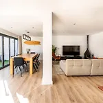 Heated Pool & Sauna Bliss - Luxury 4br Villa *