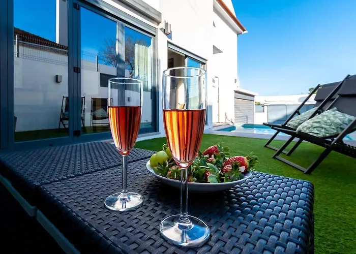 Villa Heated Pool & Sauna Bliss - Luxury 4br