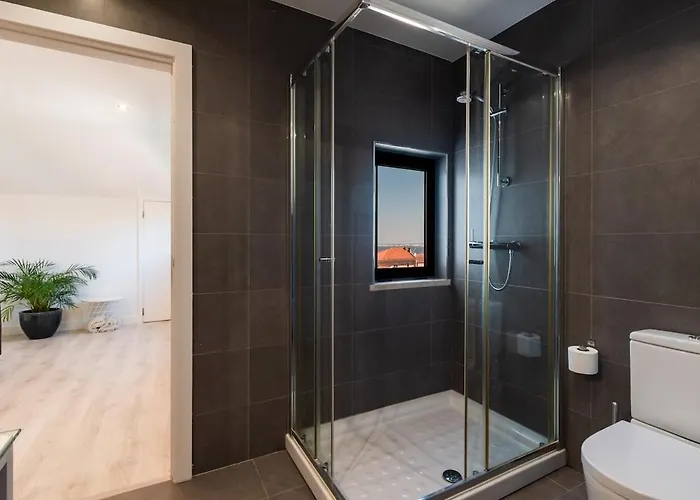 Heated Pool & Sauna Bliss - Luxury 4br Villa