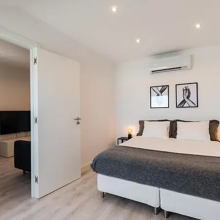 빌라 Luxury Heated Pool & Sauna - No Parties Allowed