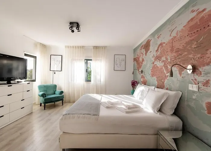Villa Heated Pool & Sauna Bliss - Luxury 4br